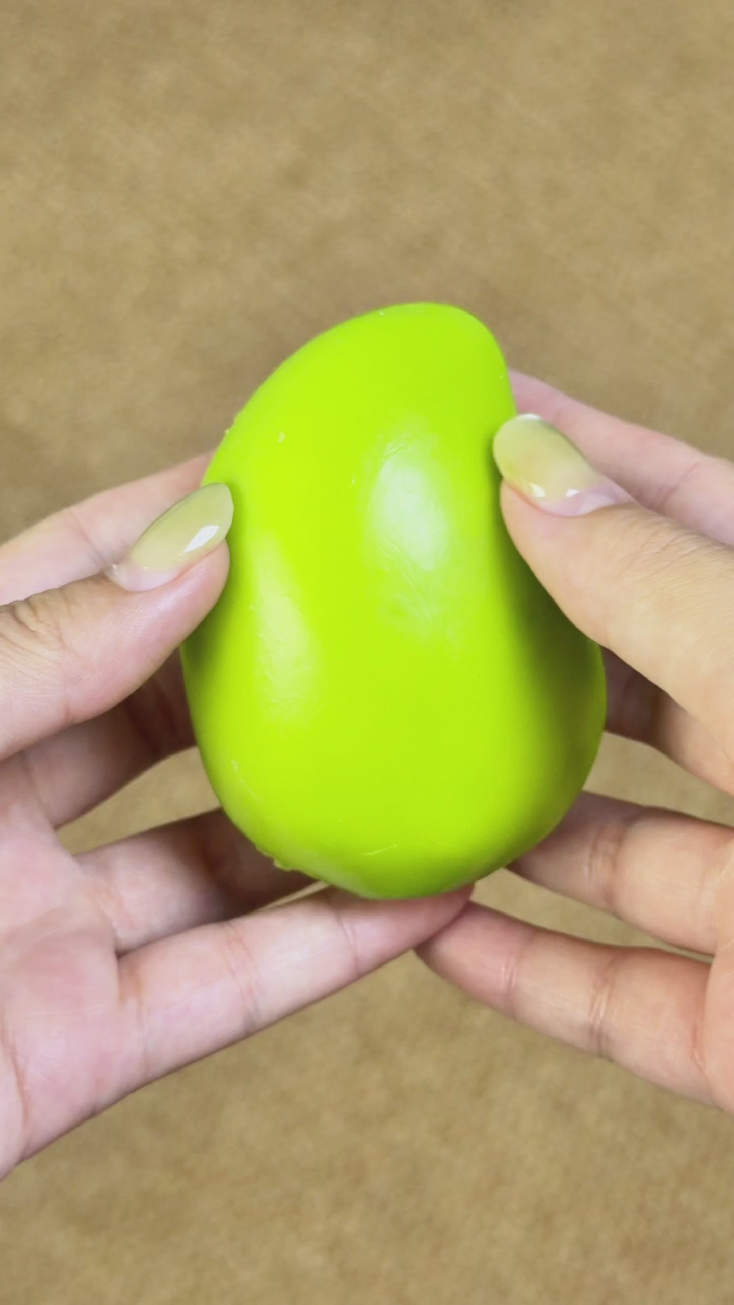 Color Changing Green Mango Squishy, Crispy ASMR Fruit Squeeze Toy Stress Relief Fidget Toy